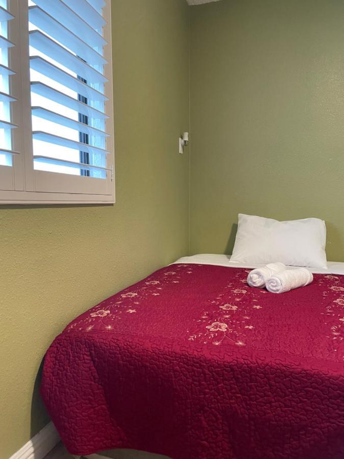 Private Room In Los Angeles With Ac, Strong Wifi, Smart Tv, Work Desk Near Sofi Stadium Extérieur photo